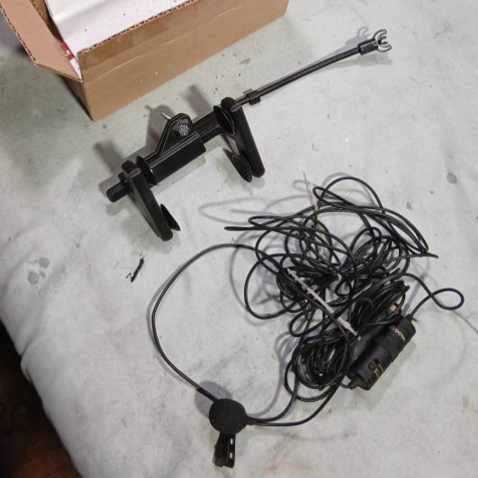 Stand Mic gitar + Mic clip on boya by M1