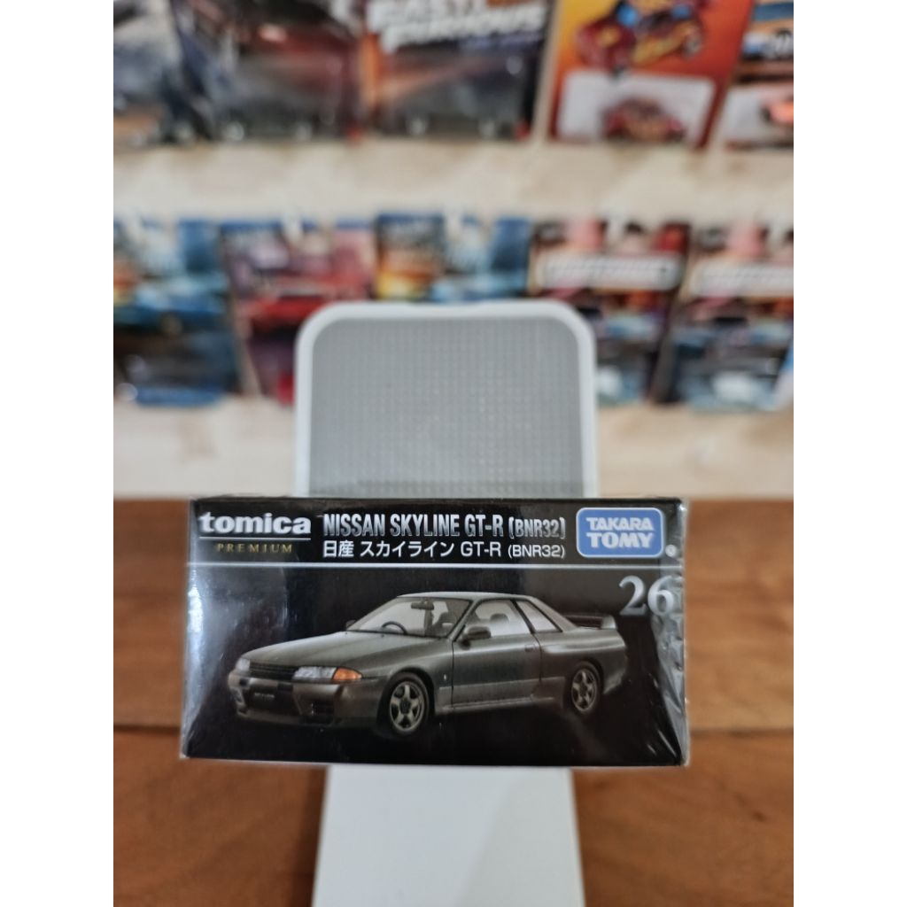 Tomica premium Nissan Skyline gT-R R32