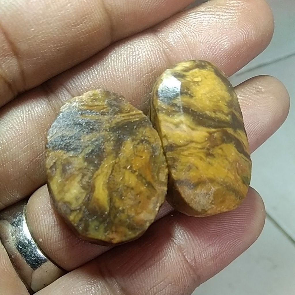 BATU FOSIL KELOR EMAS CRYSTAL MOTIF PAMOR