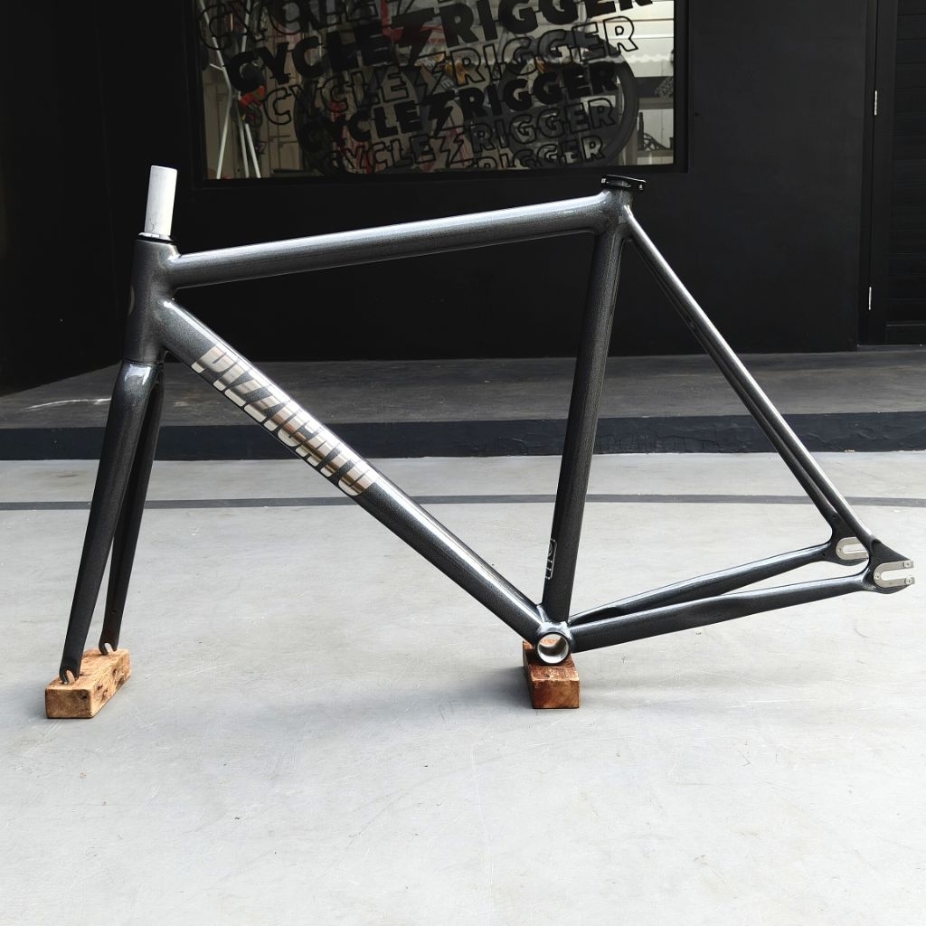 PIZZ PIZZICATO T1 FRAMESET DARK GREY with SILVER LOGO