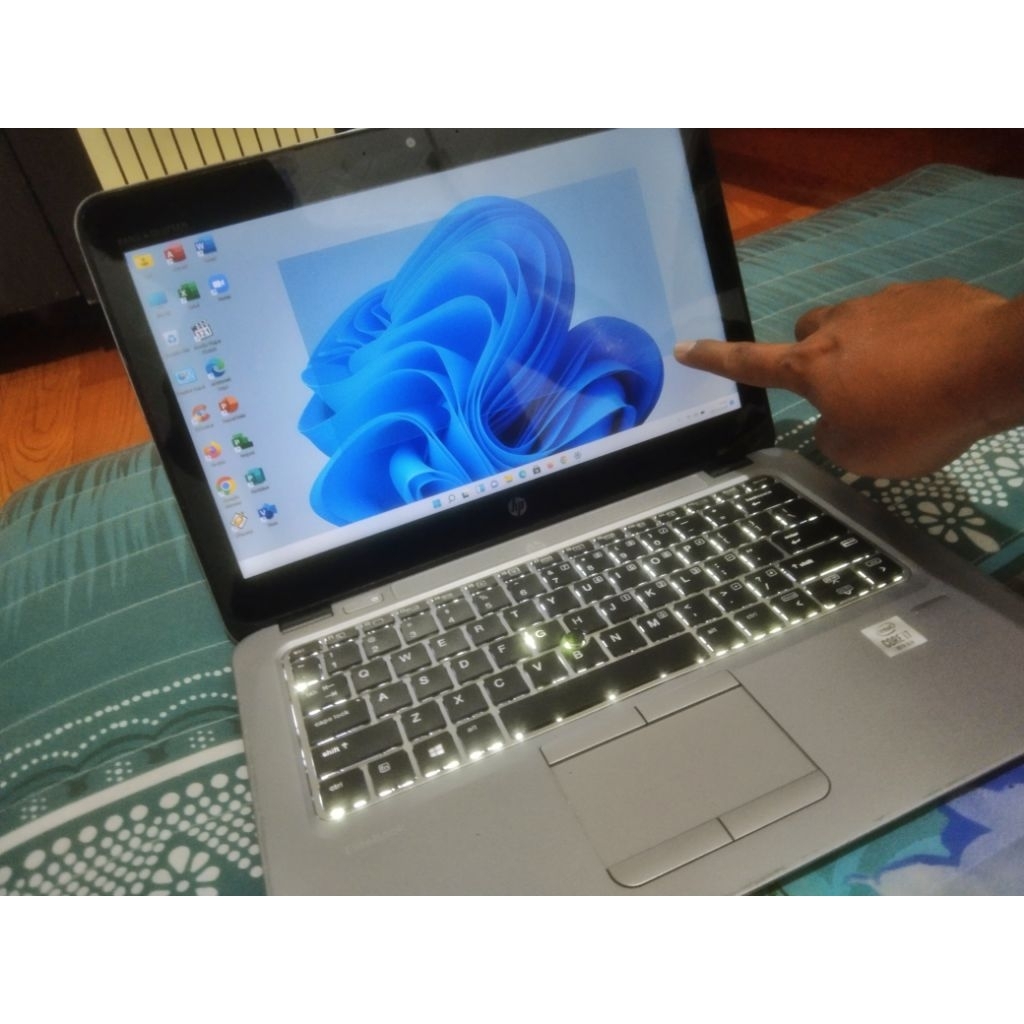 Laptop Core i7 Gen 10 Ram 8 SSD 256 Original