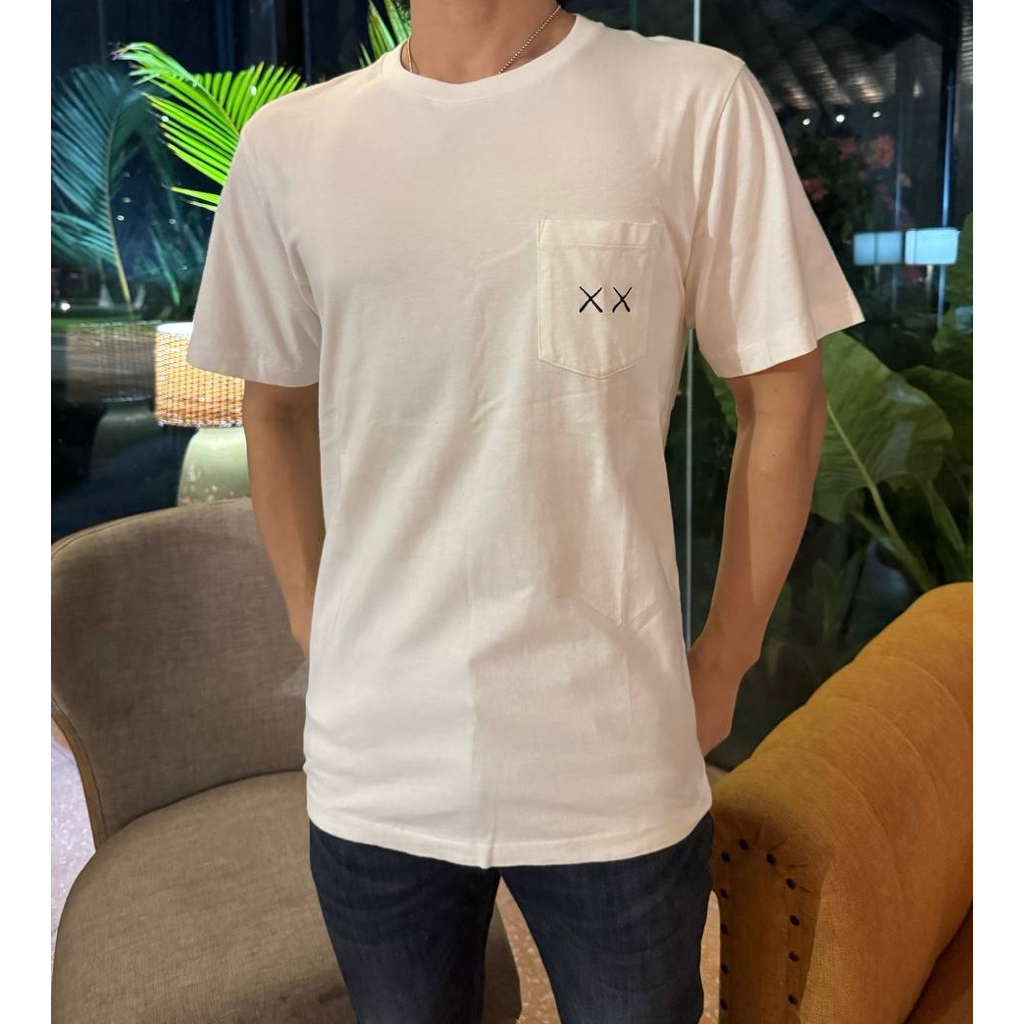 Preloved UNIQLO x KAWS - shirt