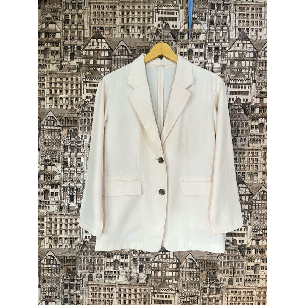 Preloved BLAZER GU UNIQLO_CREAM MUDA POLOS