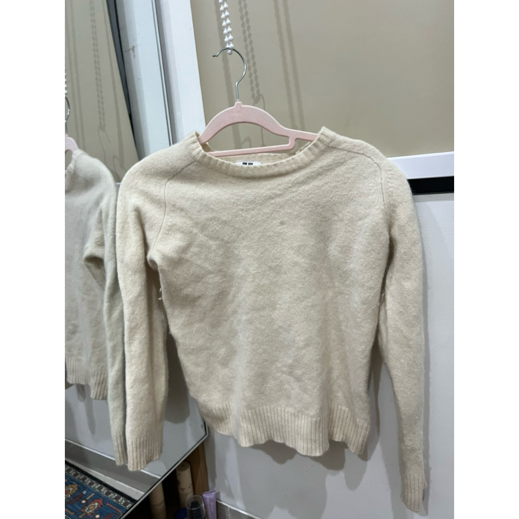 PRELOVED SWEETER RAJUT UNIQLO