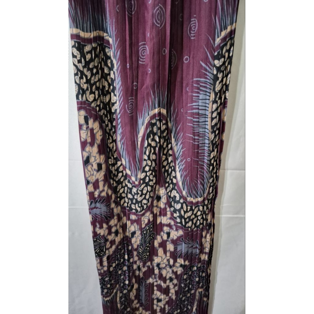 Preloved Rok Batik Plisket Burgundy