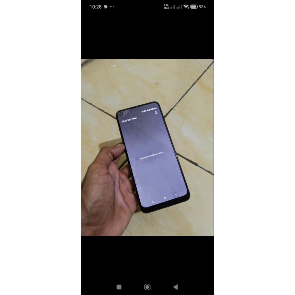 Hp second realme 11 RAM8/256 kelengkapan hp & dus minus layar retak