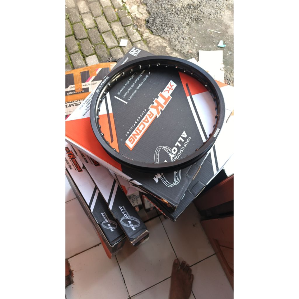 velg pelek TK RACING uk 140/160 ring 17 hitam