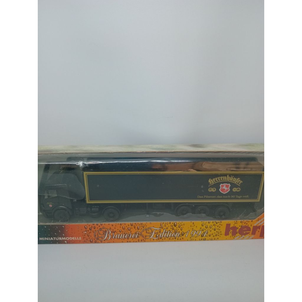 Herpa Diecast Mercedes Benz Truck skala 1:87 made in Jerman