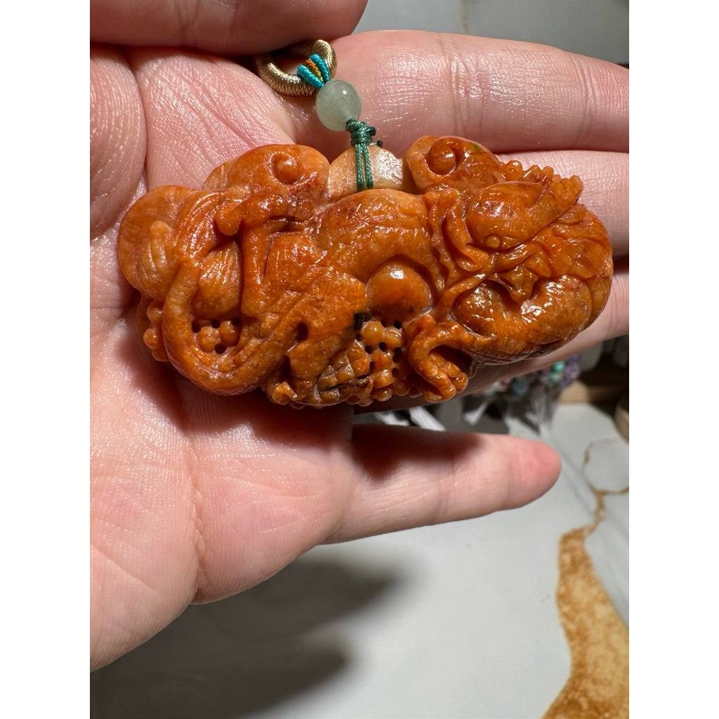 Liontin Giok Merah Dragon & Ruyi
