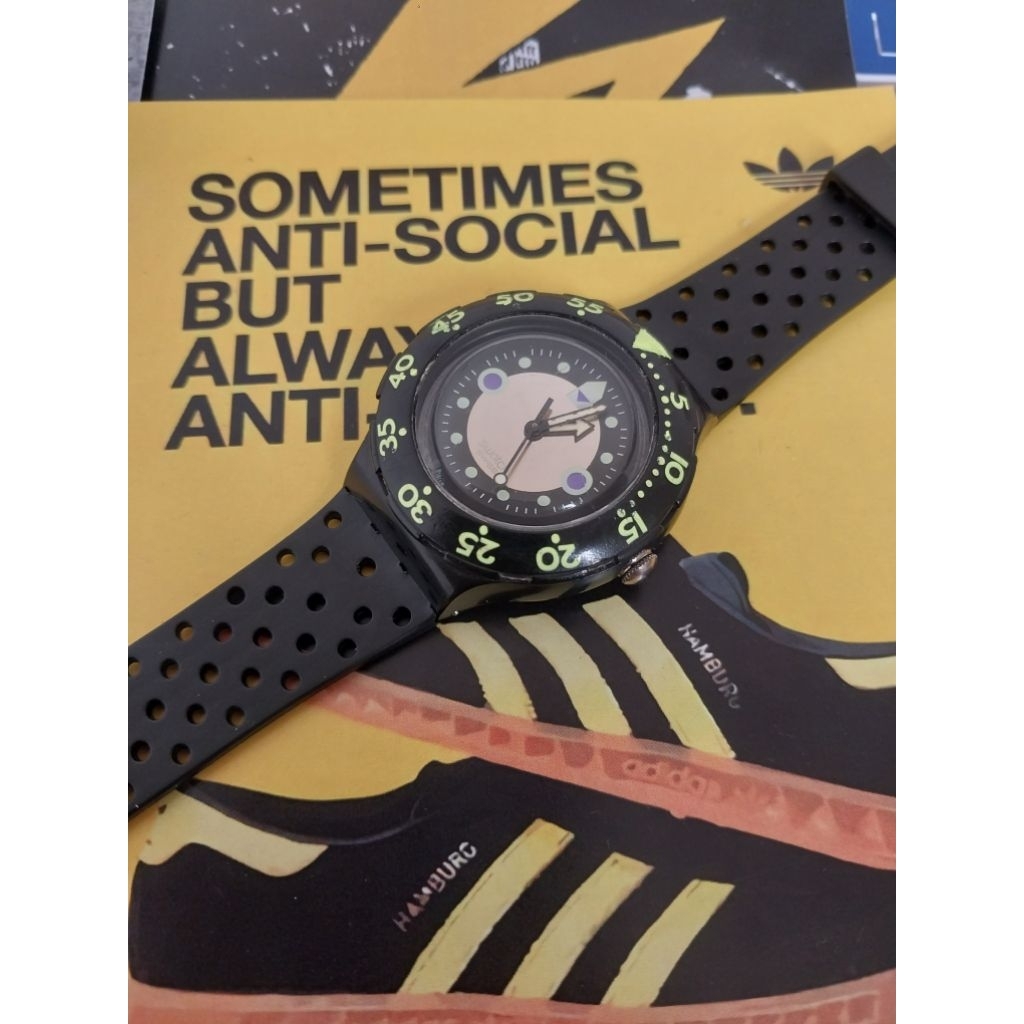 swatch scuba black wave