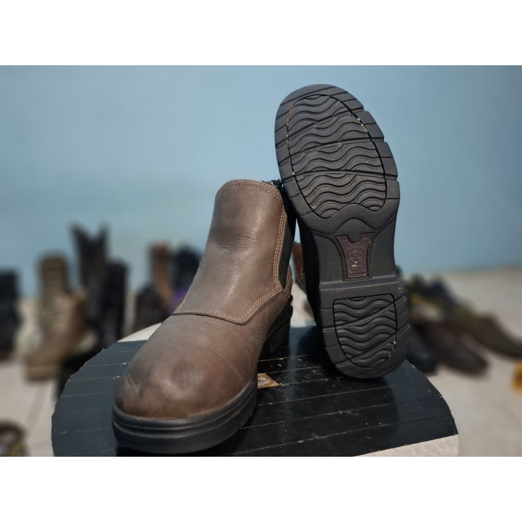 Sepatu Boots Second Ariat Chelsea Boots size 39
