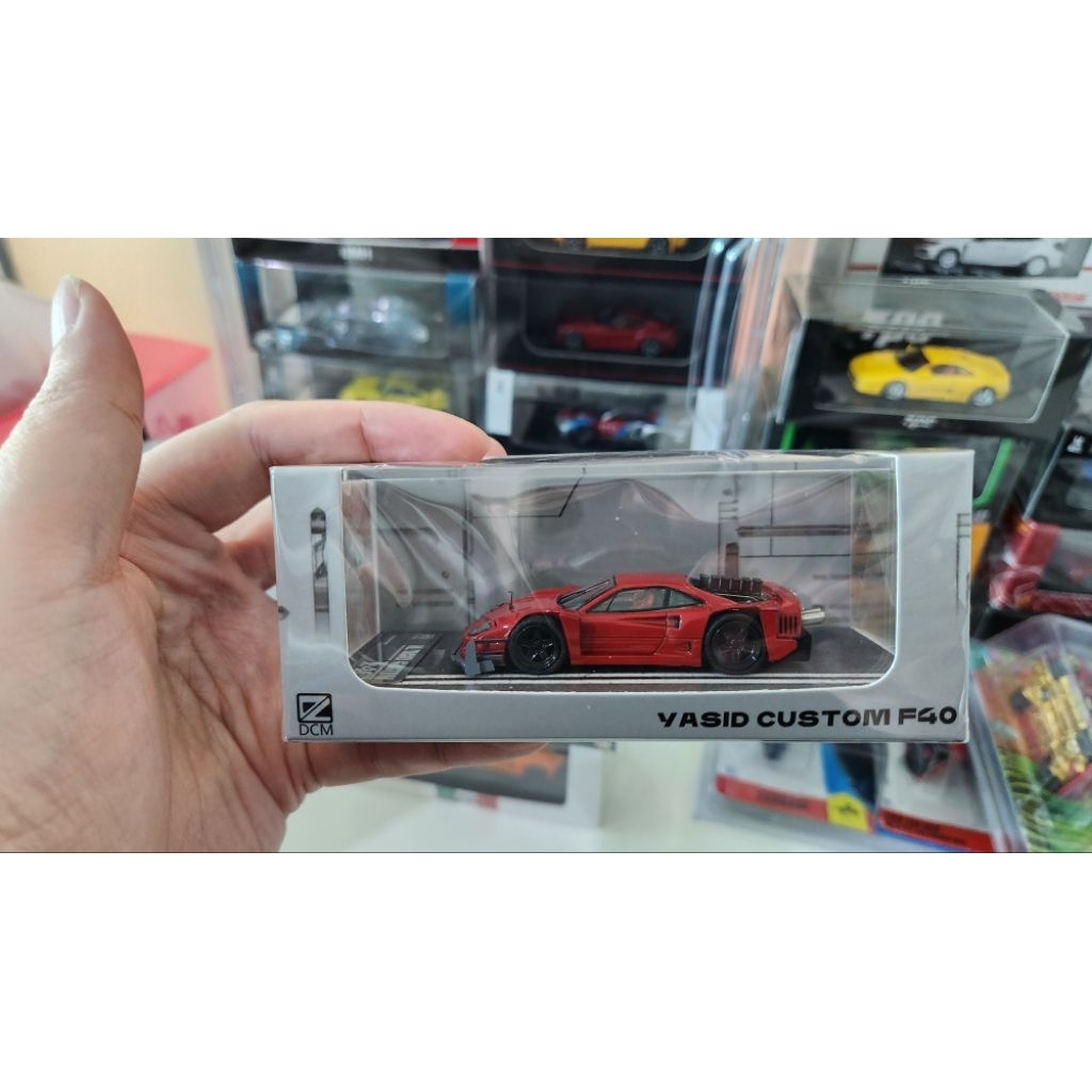 DCM 1:64 Al Yasid Custom Ferrari F40 Rosso Corsa