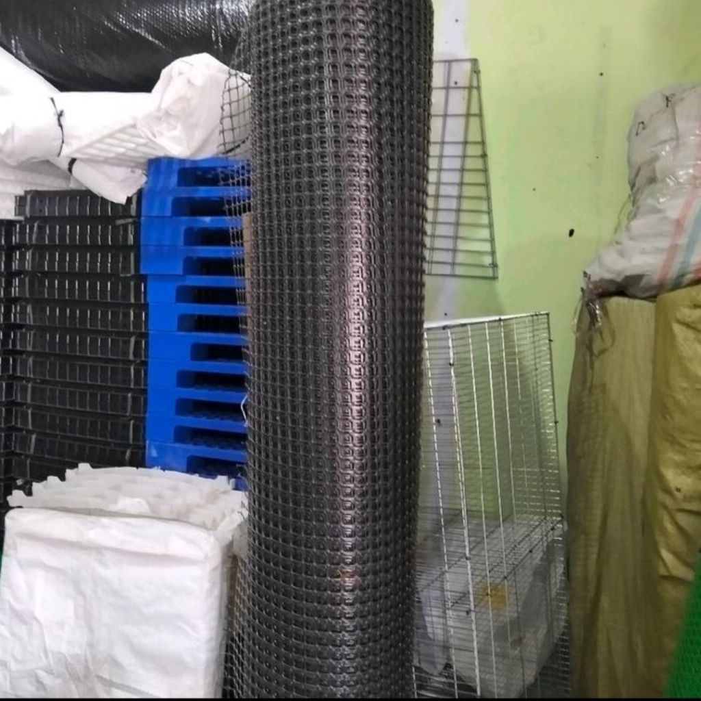 RAM PLASTIK HITAM HDPE 1 ROLL (Lebar 2 M x 50 Meter Lubang 2x2cm