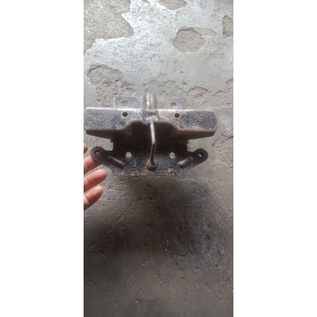 breket dudukan pangkon kunci jok yamaha v80 robot original