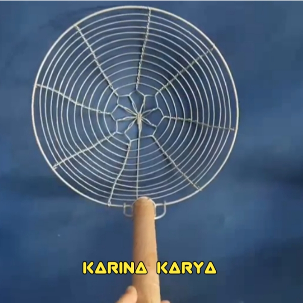 SEROKAN PENGGORENGAN JUMBO MODEL PARABOLA PEGANGAN KAYU / Serokan Gorengan Jumbo