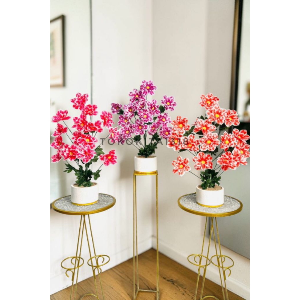 SET BUNGA DAHLIA DENGAN POT MARBEL PUTIH