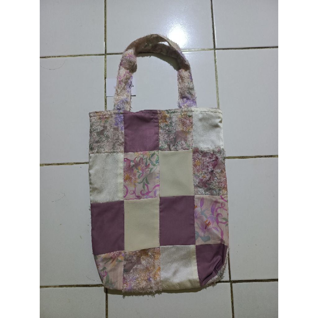 Totebag Kain Perca Motif Kotak-kotak bunga