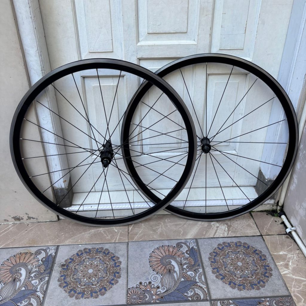 Rujixu v30sl 30mm ratchet rimbrake whelset sepeda roadbike balap 700c second bekas