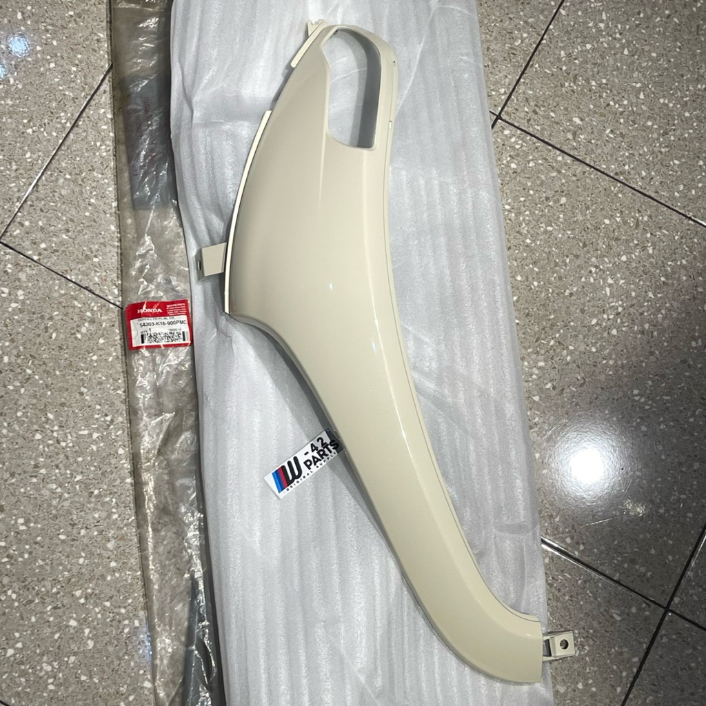 COVER BODY SAYAP DEPAN SAMPING KIRI SCOOPY FI INJEKSI K16 KREM CREAM ORIGINAL AHM 54303 K16 900PMC