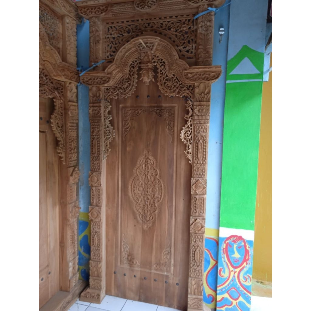 pintu kamar ukir gebyok