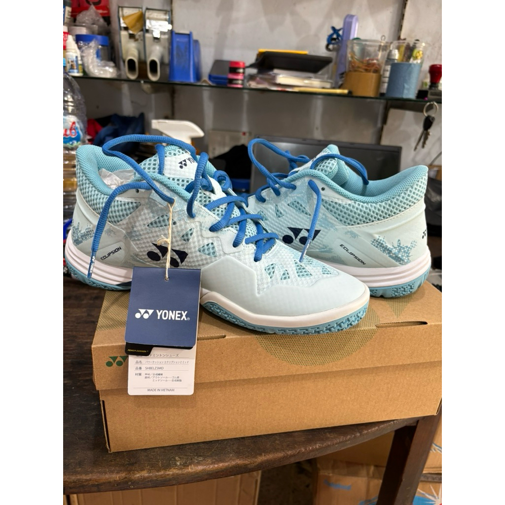 Sepatu Yonex Power Cushion Eclipsion Z MID