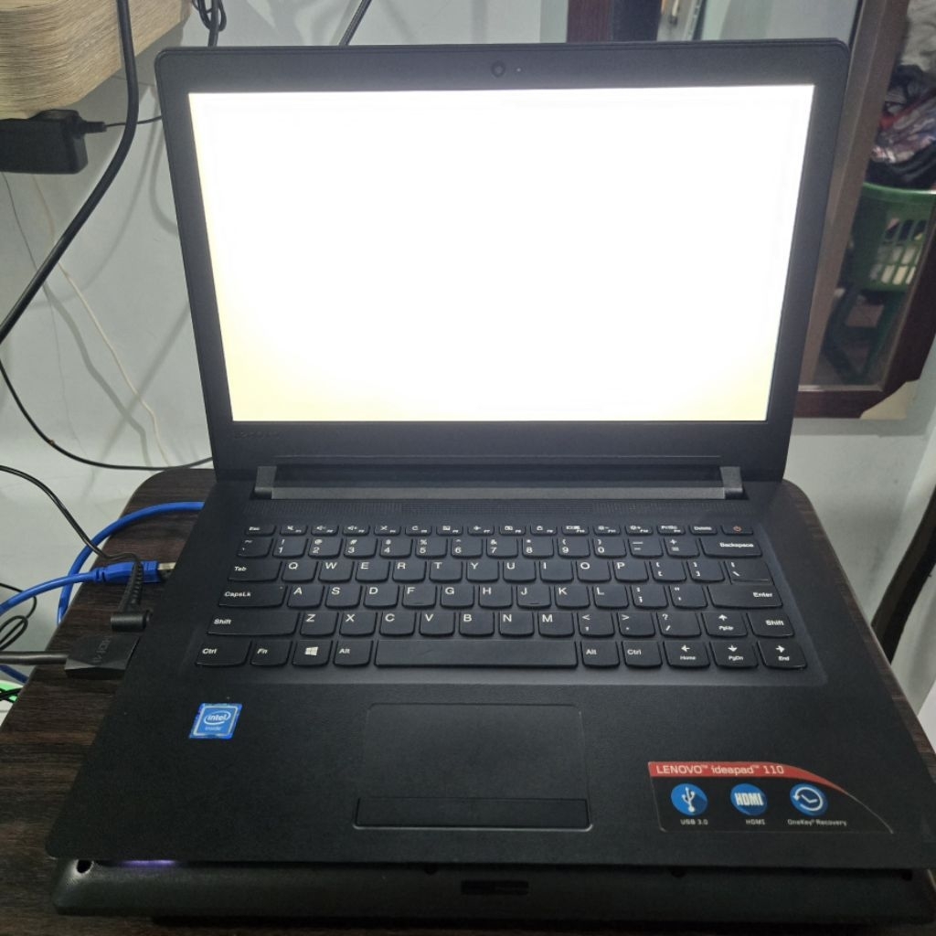 laptop Lenovo 110-14IBR celeron N3060 have minus