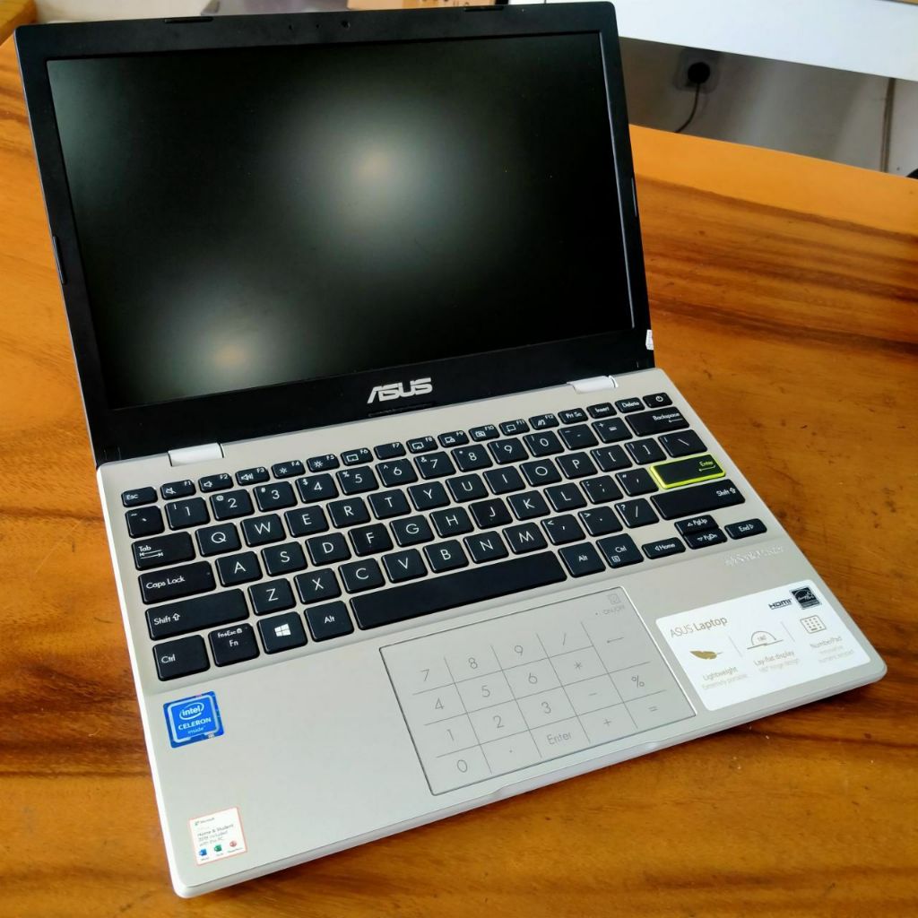 Laptop Asus VivoBook E210MAB Intel Celeron N4020 Ram 4Gb Ssd 256Gb 12 INCH