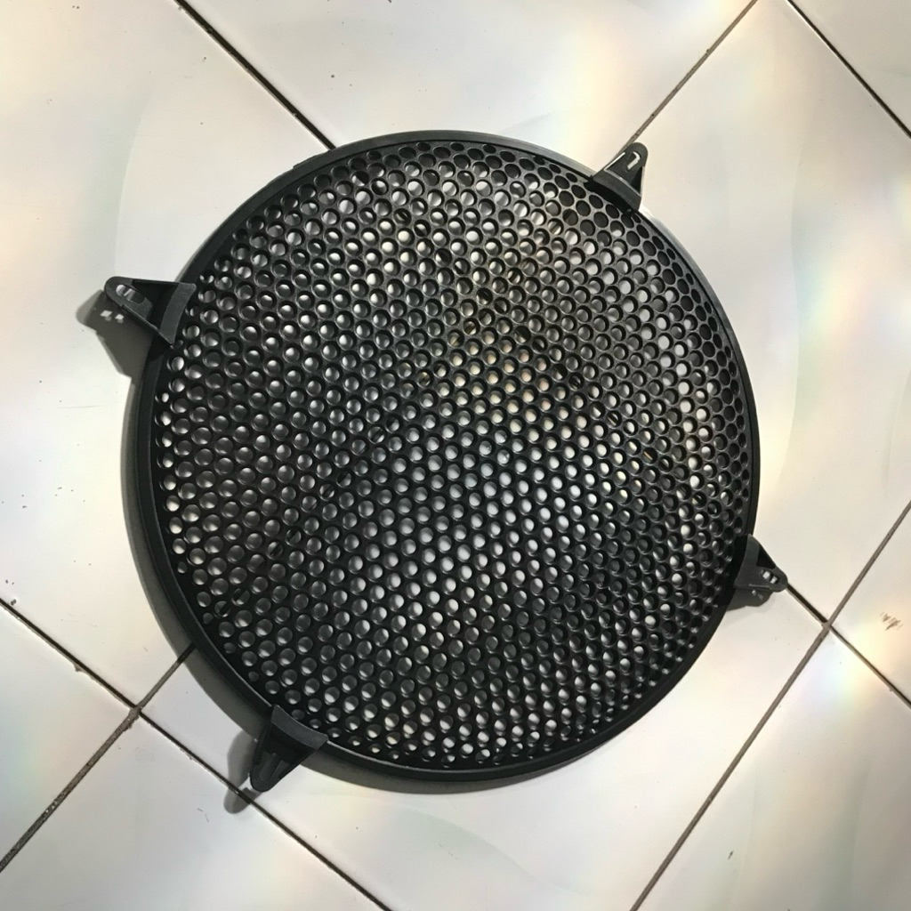 Gril Speaker 15 Inch Bulat Plastik Untuk Subwoofer