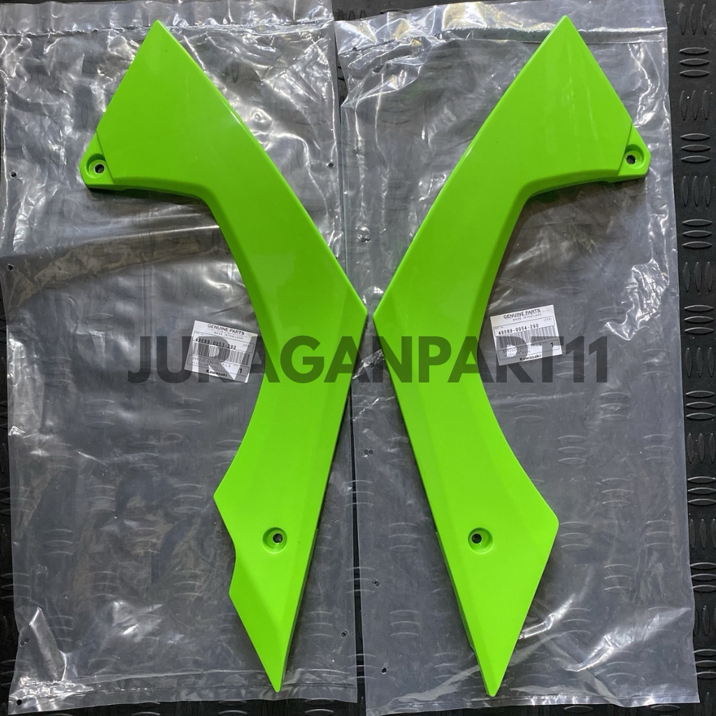 COVER TANKI SAMPING COVER SAYAP SAMPING KLX 140 HIJAU ORIGINAL