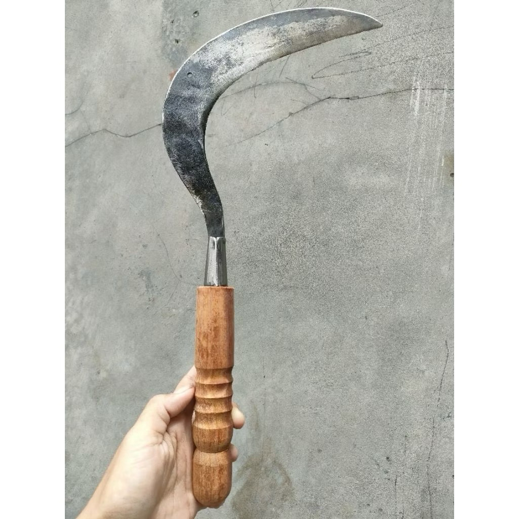 Alat Potong Rumput Tradisional Berkebun Pertanian ( Pengaritan )