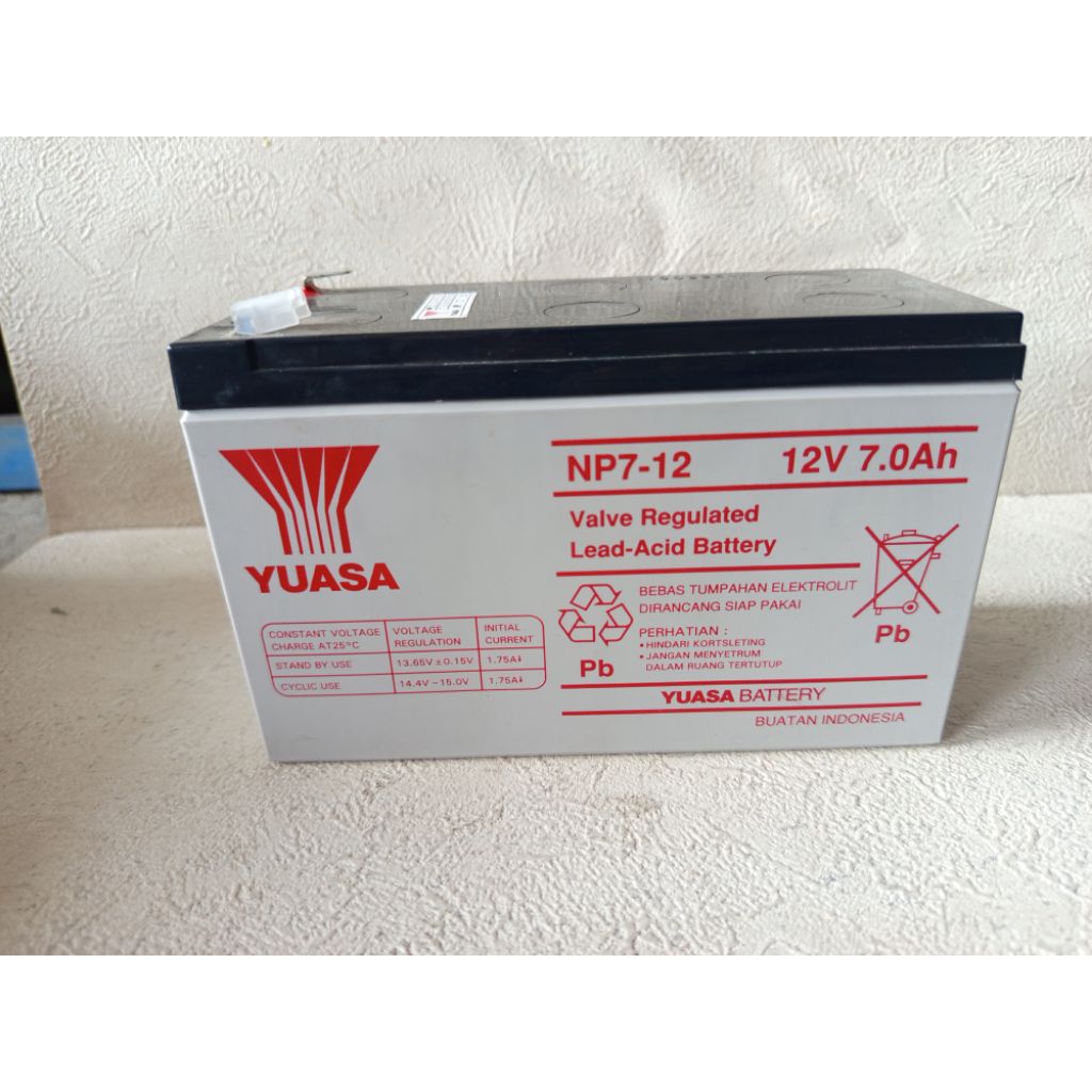 AKI YUASA NP7-12 12V (Volt) / 7 Ah (Ampere-hour) (20 Jam).
