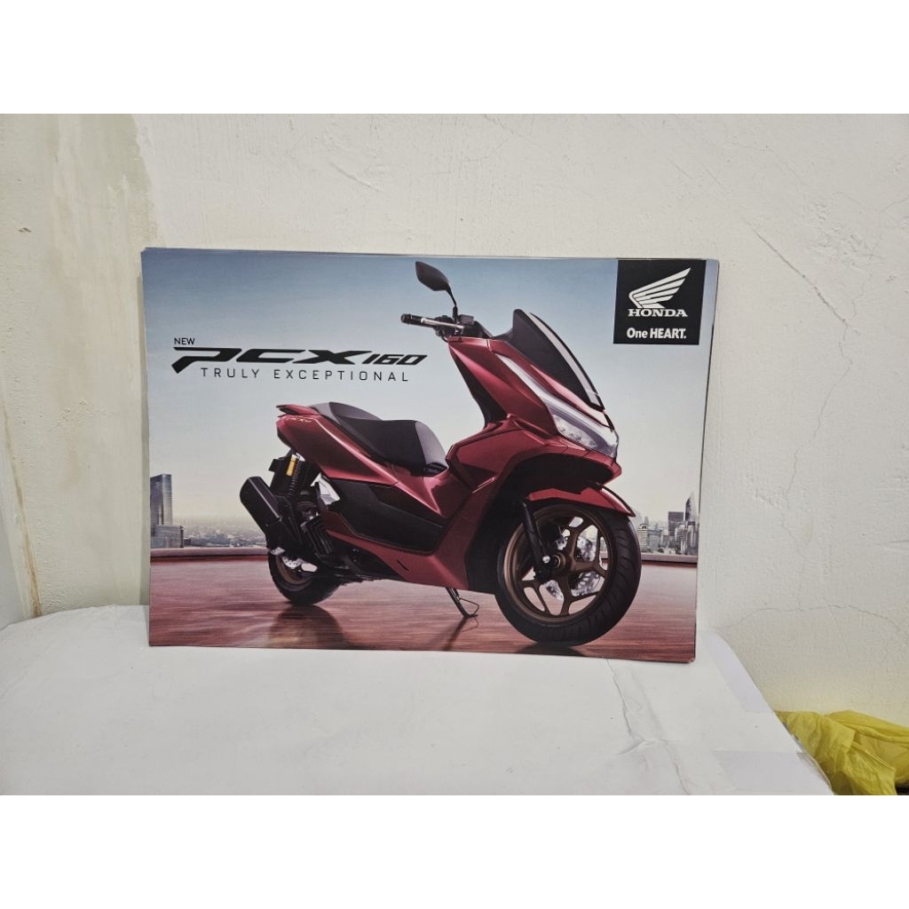 brosur katalog motor honda pcx 160 2025 leaflet