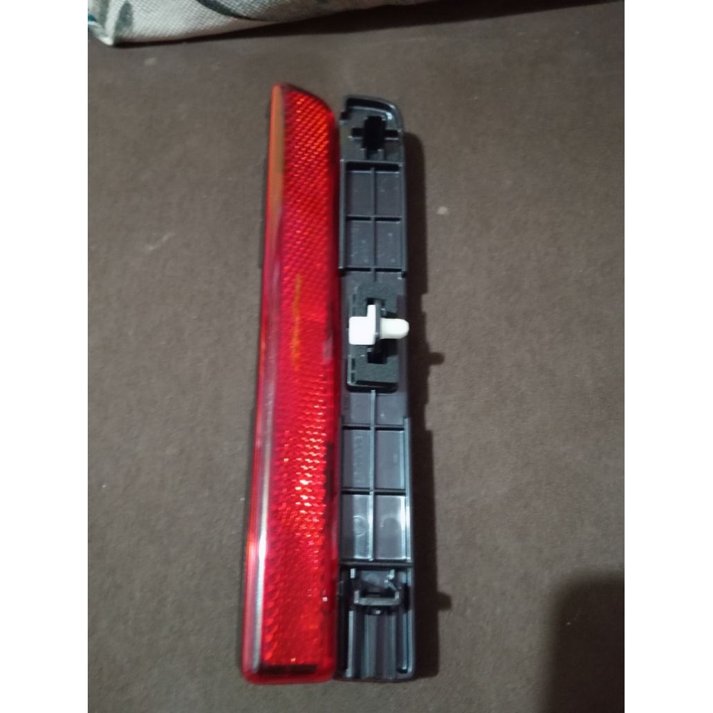 lampu mata kucing bemper belakang rush Terios lama th 2007-2015 original