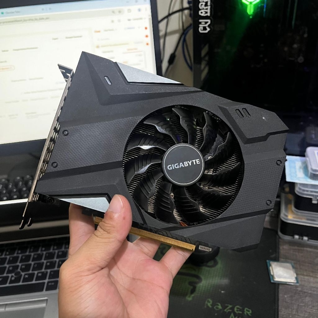 GTX 1660 Super 6gb ddr6 gigabyte