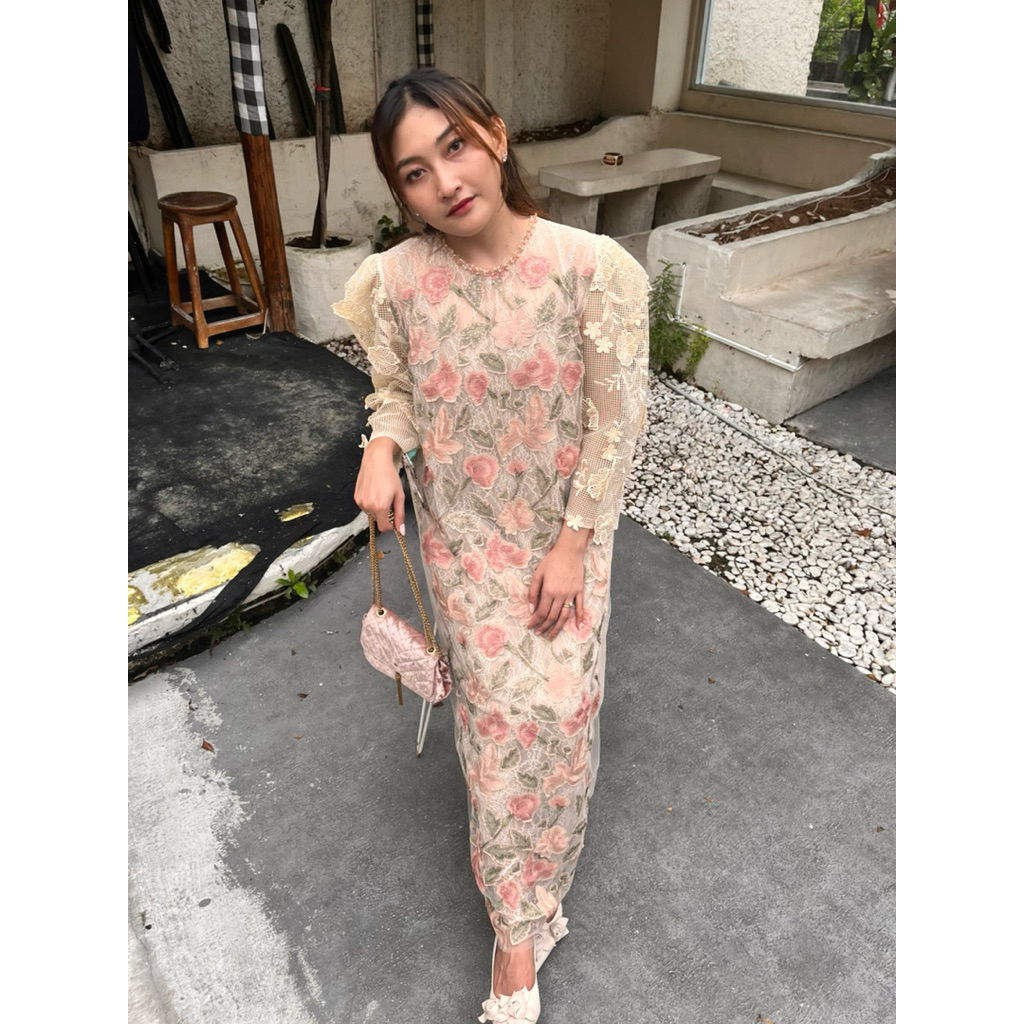 Sewa Dress Butter Yellow | Sewa Dress Kina Atelier | Sewa Dress kondangan flowery
