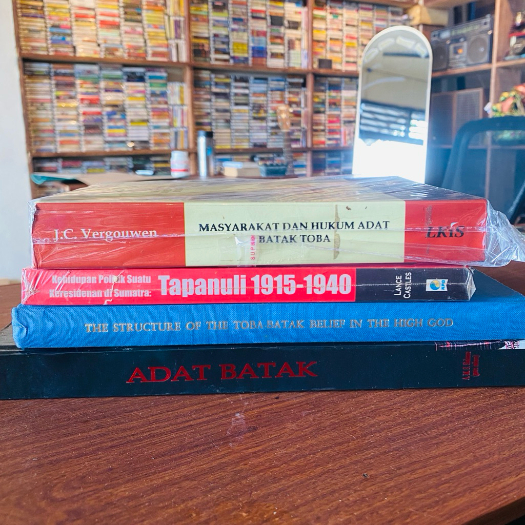 Masyarakat dan Hukum Adat Batak Toba - J.C. Vergouwen | Tapanuli 1915–1940: Kehidupan Politik Suatu 