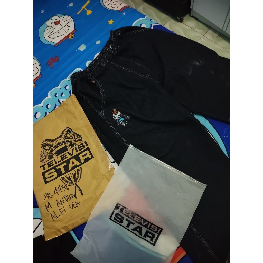 baggy jeans televisi star