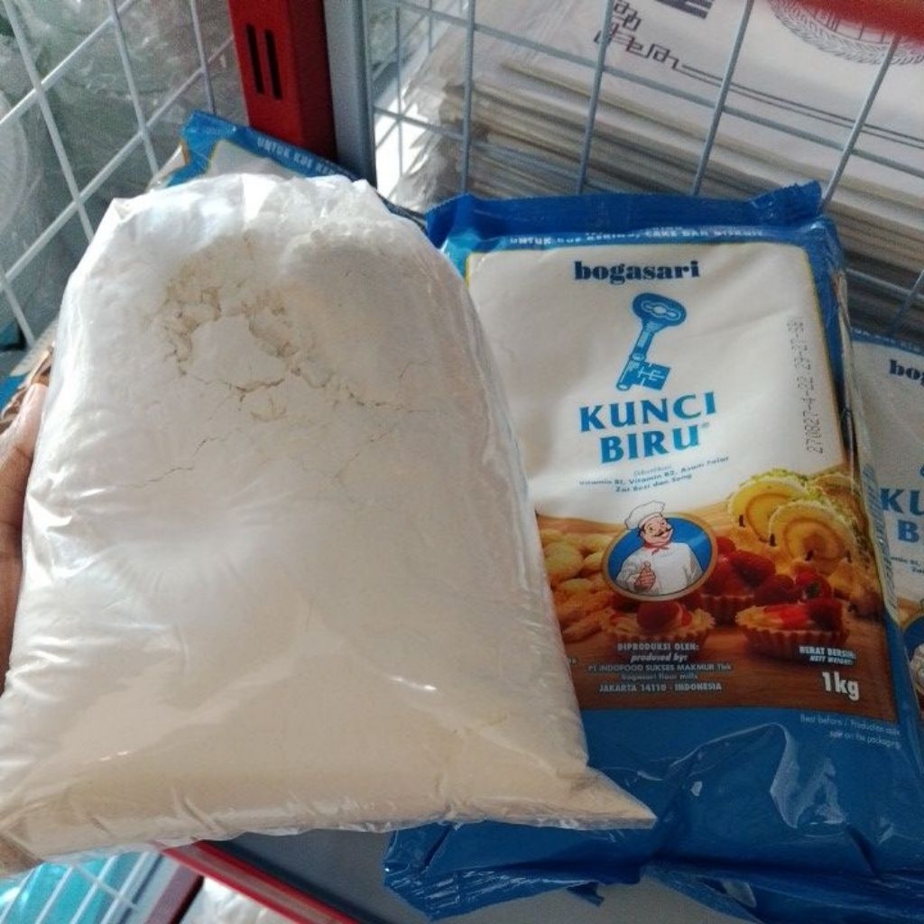 ( Repack ) Tepung Terigu Kunci Biru 1 kg - Protein Rendah, Tekstur Lembut, Aman untuk Diet Gluten Fr