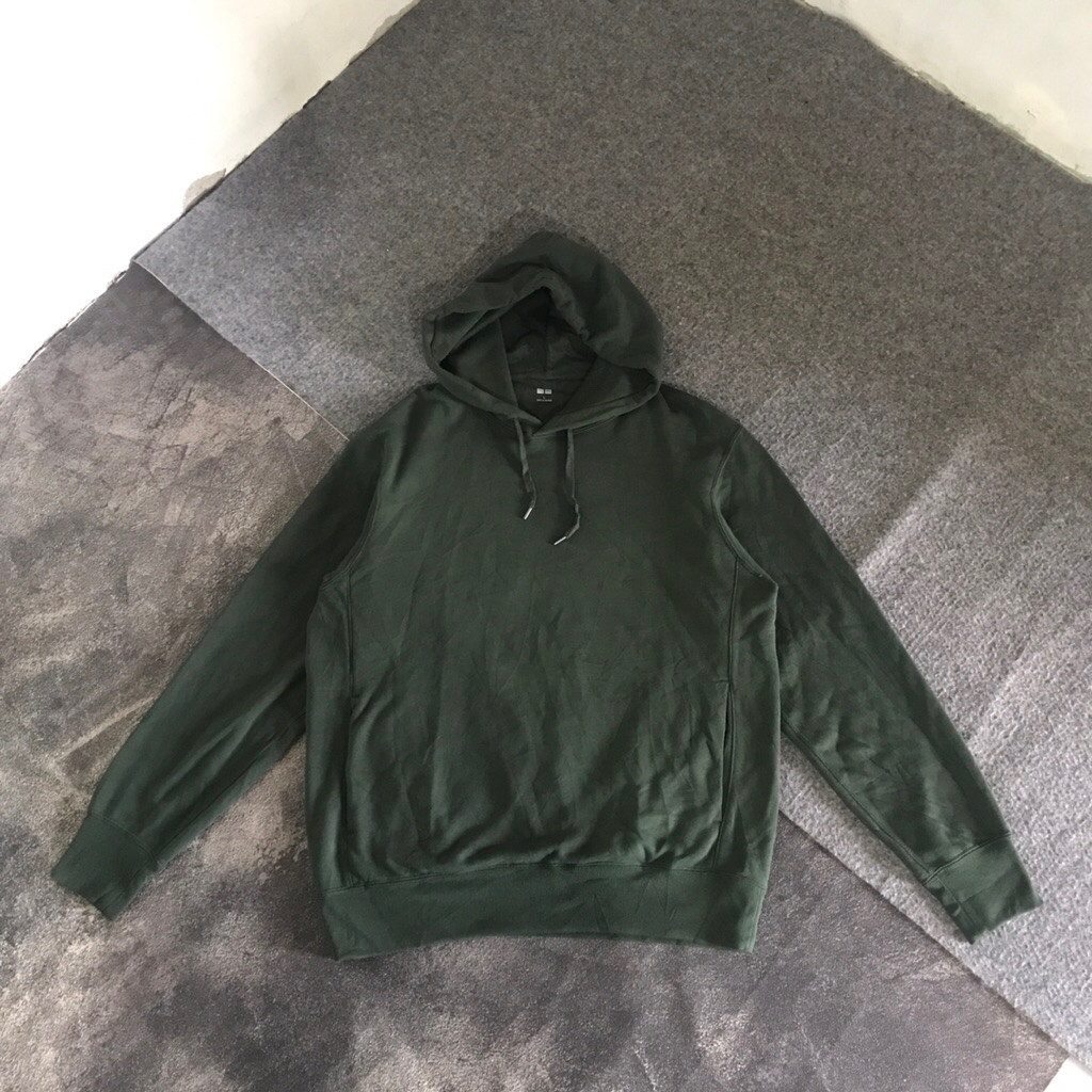 HOODIE UNIQLO BASIC HIJAU ARMY HIJAU BOTOL SECOND LIKE NEW