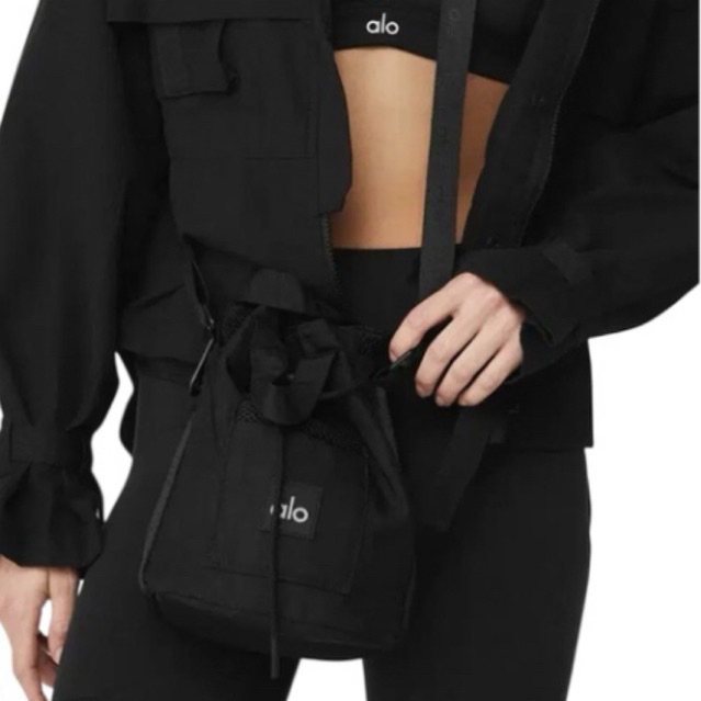 Alo Yoga Cross Body Bucket Bag | Tas