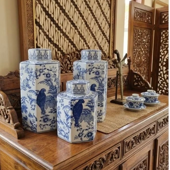 Pajangan tocin satuan atau set  3 biru putih/guci tutup kerami 3 pcs besar