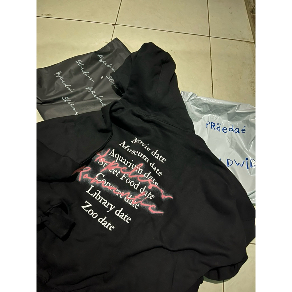 hoodie PRAEDAE  valentine