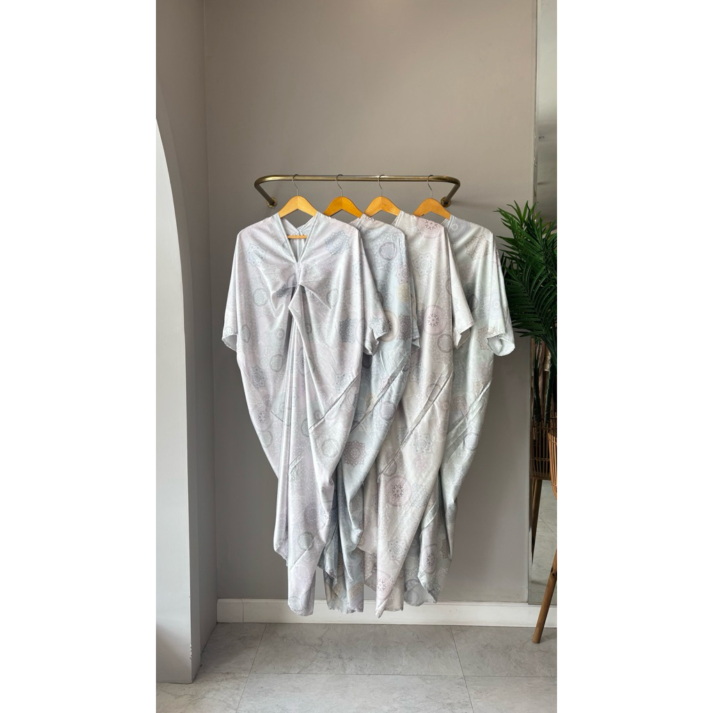 Mayhemi kaftan silk / baju dress raya / baju wanita / gamis hari raya wanita