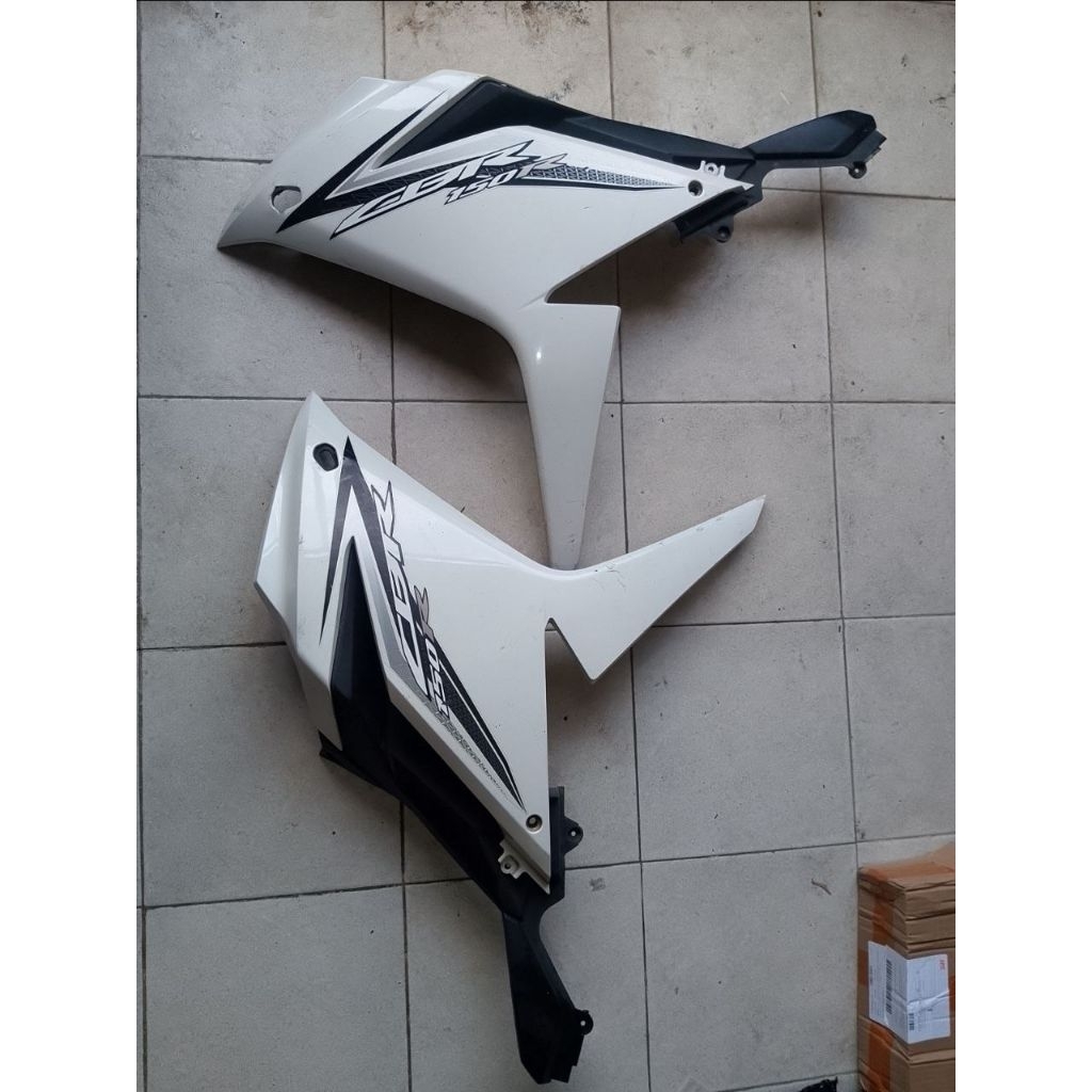 Cover Body Samping CBR 150R Facelift - Cowl Middle CBR 150R Putih - Bodi Samping CBR 150R Original