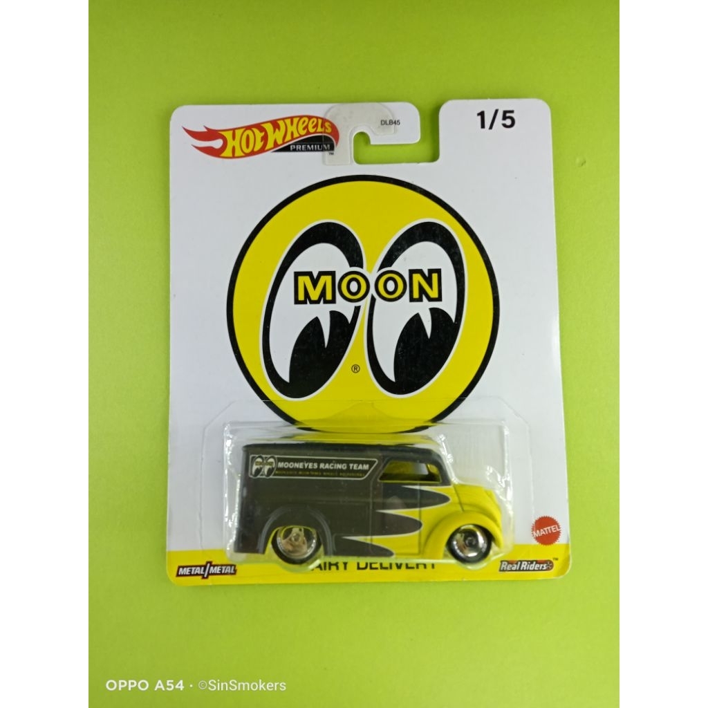 Hot Wheels Dairy Delivery Moon