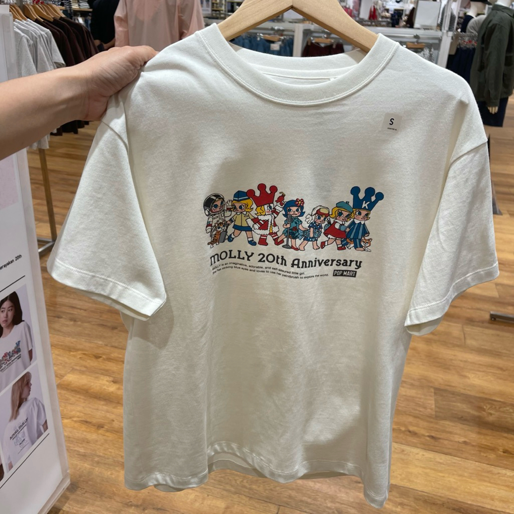 Tshirt Uniqlo Woman POP MART off white