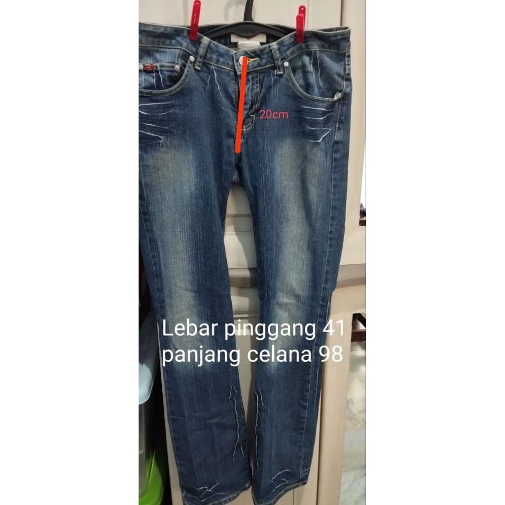 Preloved celana wanita Lee cooper original