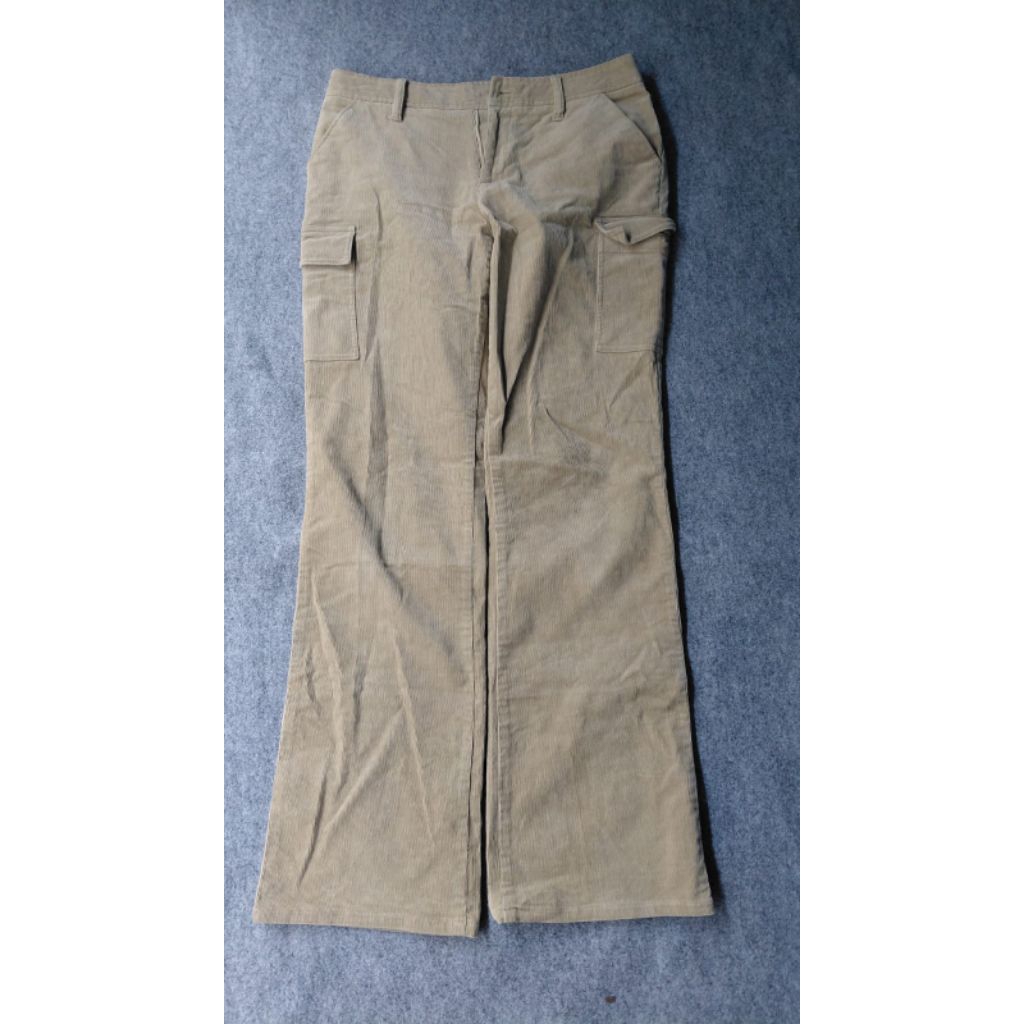 Celana corduroy lacoste