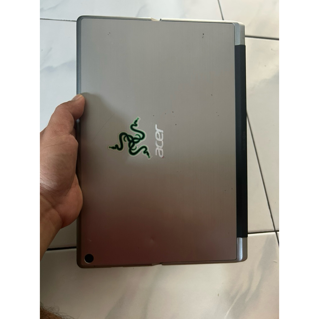 acer switch 12 alpha core i5 gen 6 256 SSD