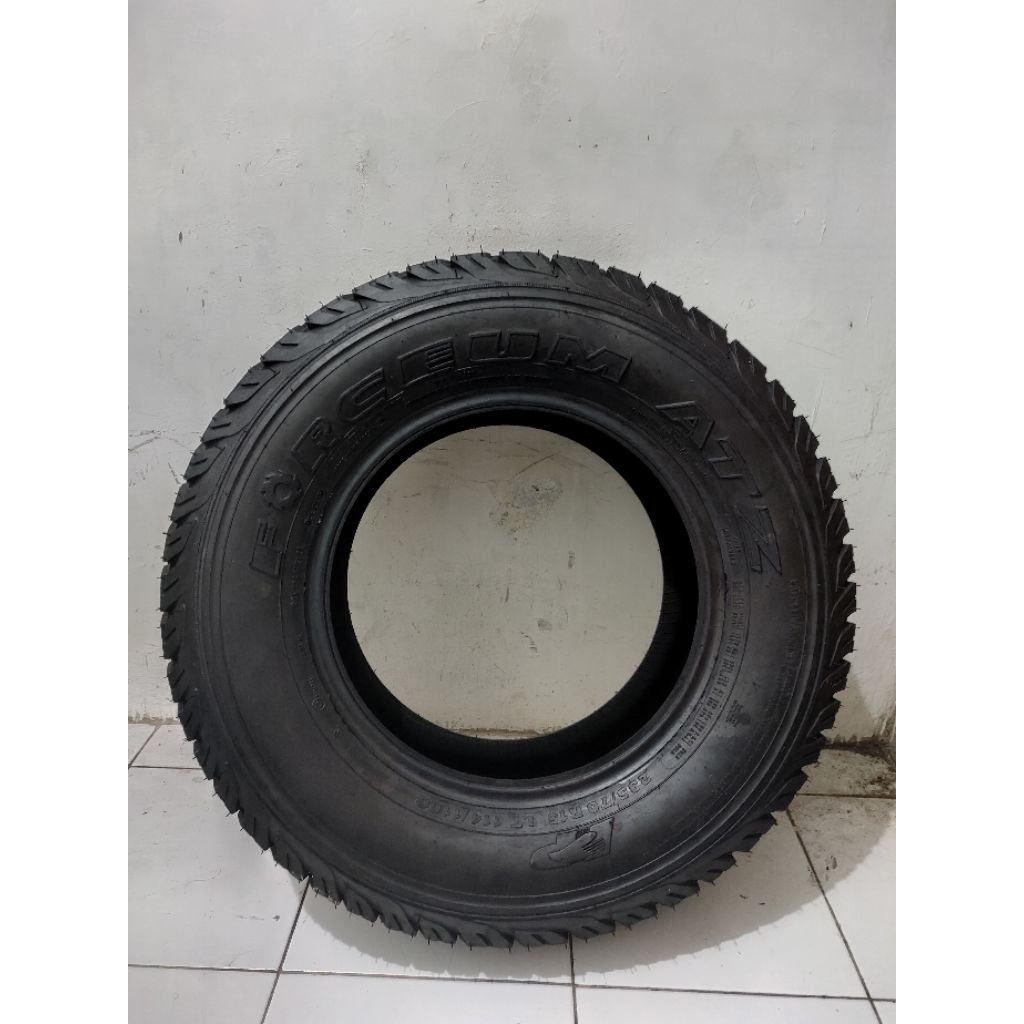 ban forceum 235/70 ring 15 (like new)